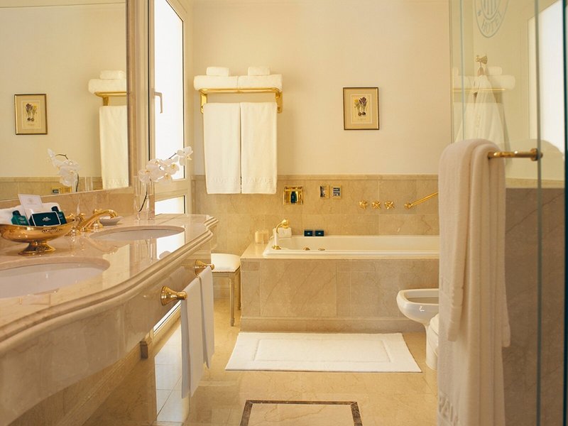 Alvear Palace 44 - Bathroom Example