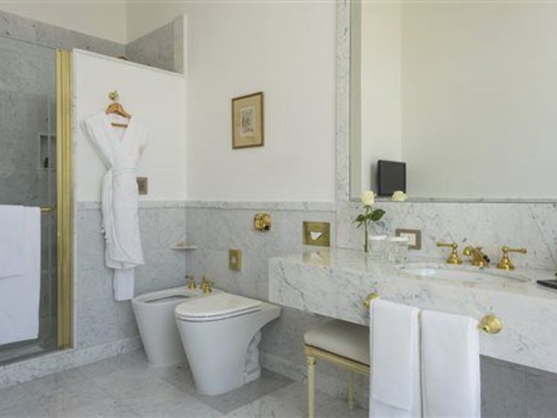 Alvear Palace 46 - Bathroom Example