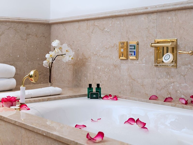 Alvear Palace 48 - Bathroom Example