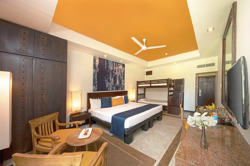 Club Hotel Dolphin 25