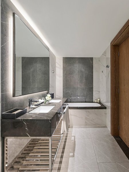 The Fairmont Dubai 50