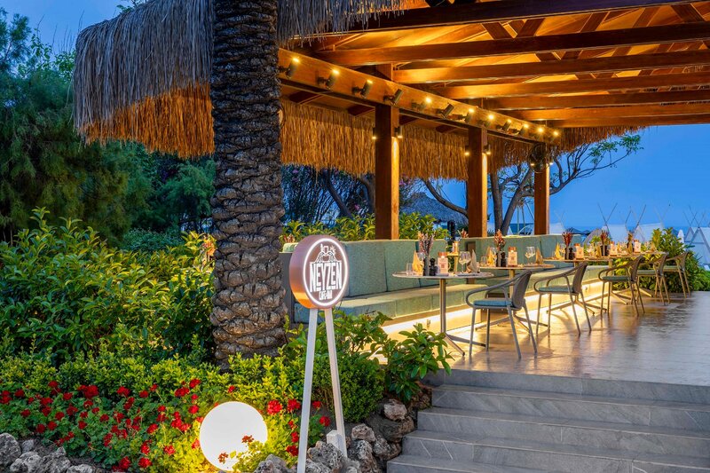 Concorde De Luxe Resort 100
