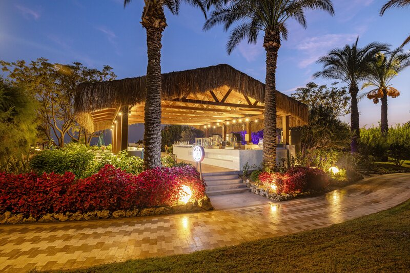 Concorde De Luxe Resort 11