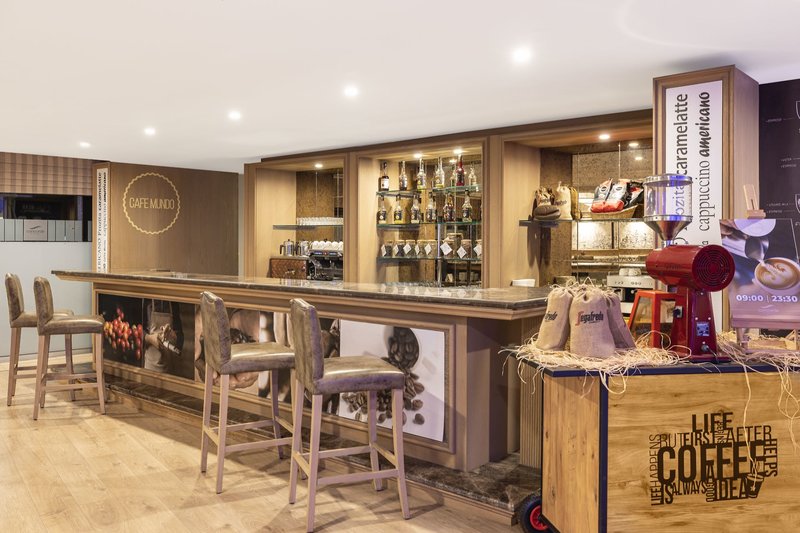 Concorde De Luxe Resort 11