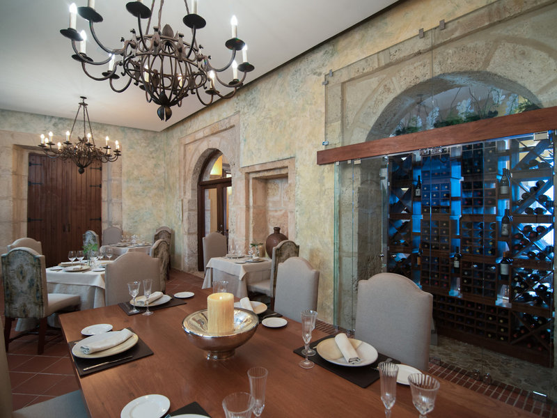 Hodelpa Nicolas de Ovando 27