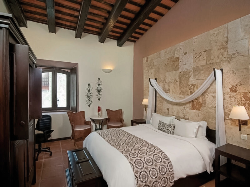 Hodelpa Nicolas de Ovando 8