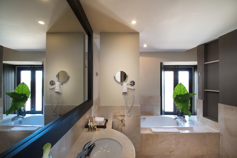 Hodelpa Nicolas de Ovando 50