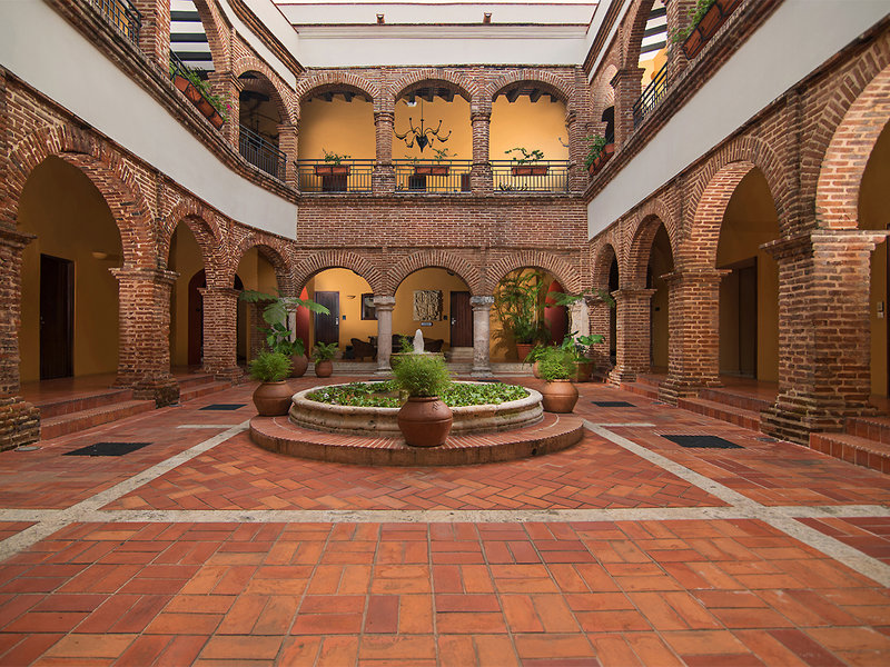 Hodelpa Nicolás de Ovando 5