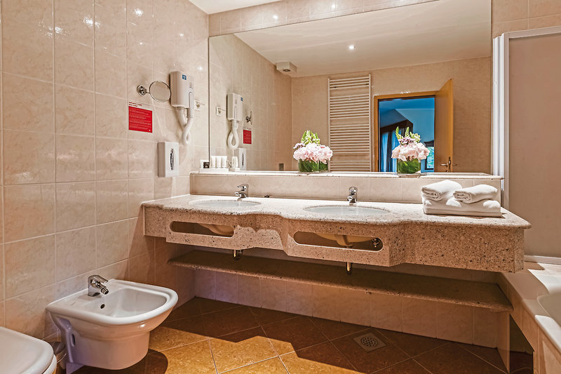Ramada Hotel & Suites Kranjska Gora 15 - Bathroom Example