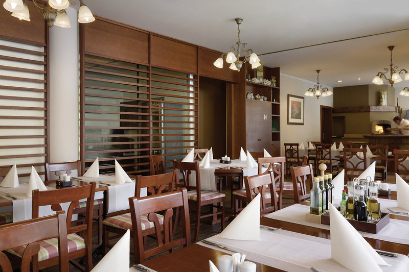Ramada Hotel & Suites Kranjska Gora 17 - Restaurant