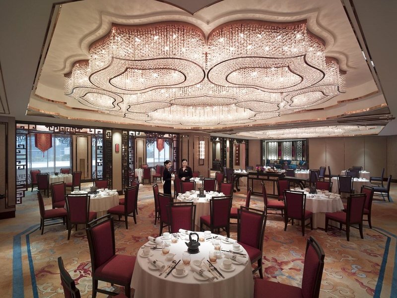 Shangri La Bangkok Hotel 13