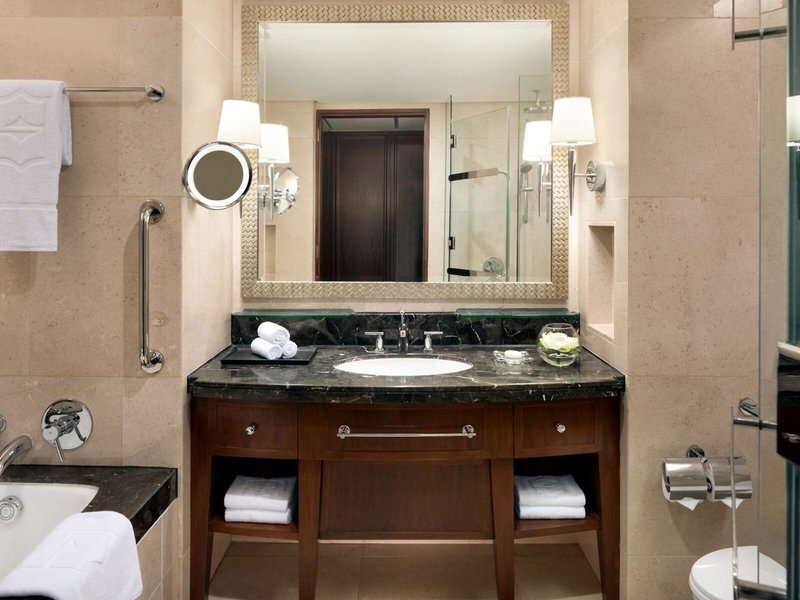 Shangri La Bangkok Hotel 43