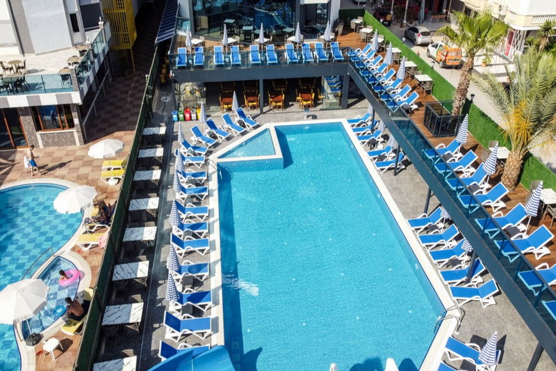 Relax Beach Hotel 4