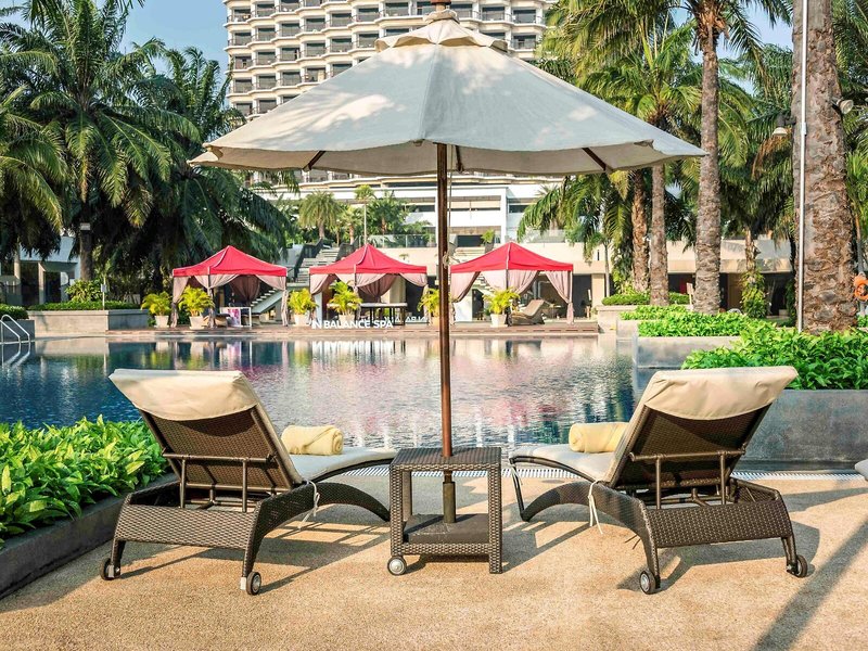 Novotel Hua Hin Cha Am Beach Resort and Spa 2