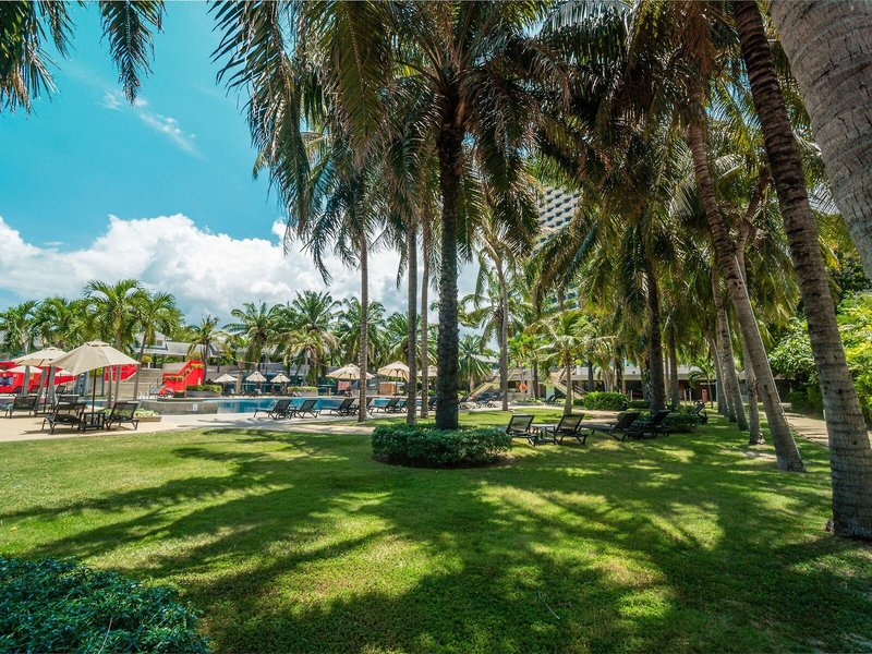 Novotel Hua Hin Cha Am Beach Resort and Spa 3