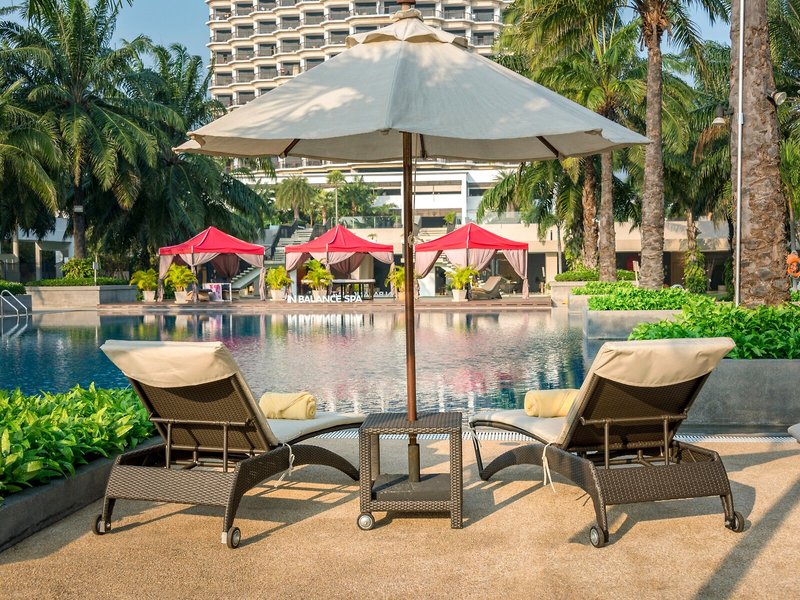 Novotel Hua Hin Cha Am Beach Resort and Spa 9