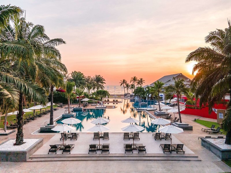 Novotel Hua Hin Cha Am Beach Resort and Spa 12