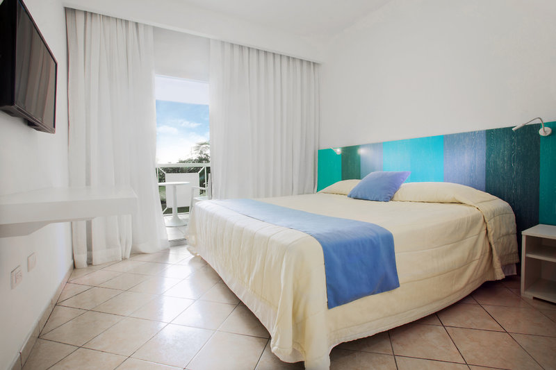 Viva Tangerine by Wyndham, A Trademark All Inclusive 4