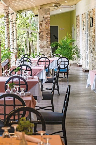 Island Inn 17