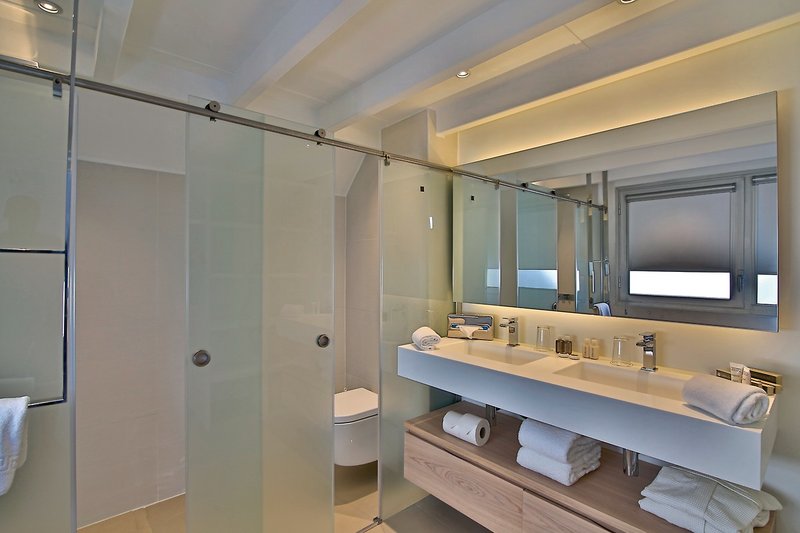 Mahogany Hotel Residence & Spa 1