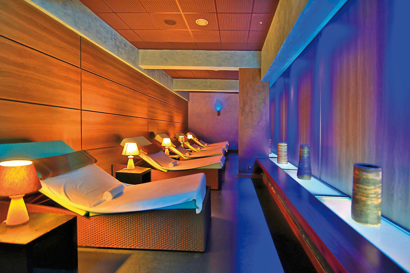 Mahogany Hotel Residence & Spa 22