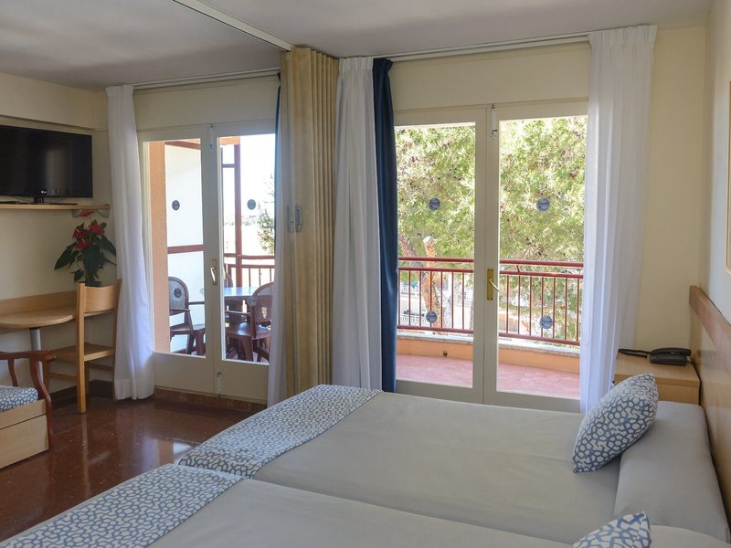 MedPlaya Albatros Family 43 - Room Example