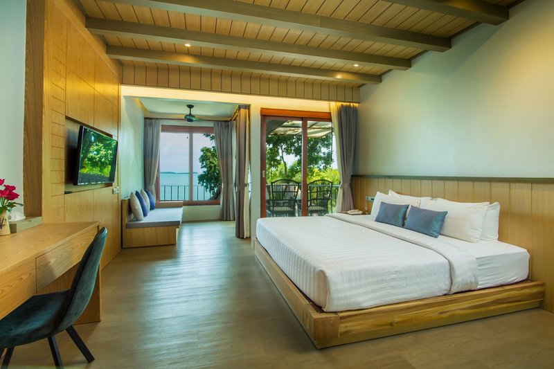 Coral Cliff Beach Resort  12