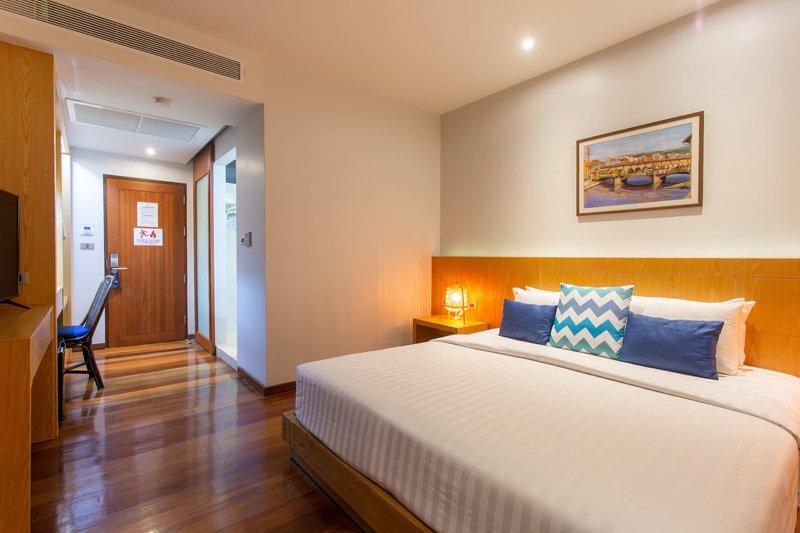 Coral Cliff Beach Resort  13