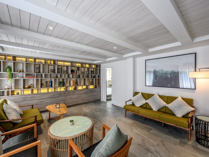 Aquamarine Resort & Villa 19
