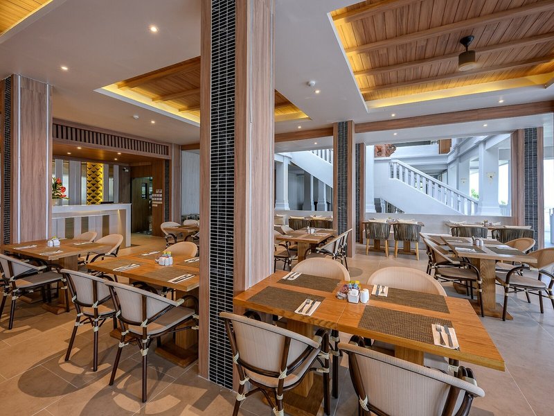Aquamarine Resort & Villa 25