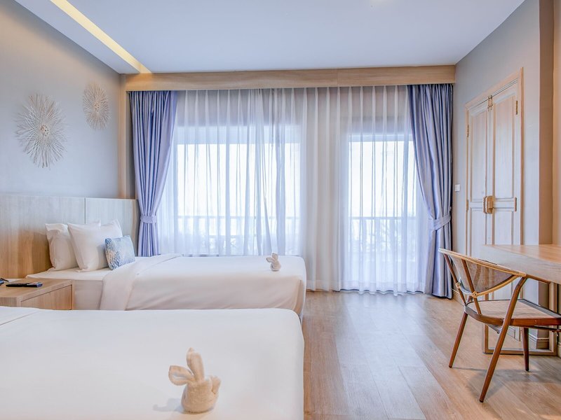 Aquamarine Resort & Villa 39