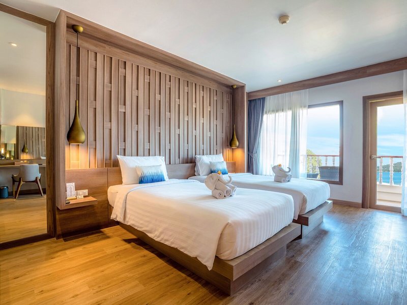 Aquamarine Resort & Villa 48