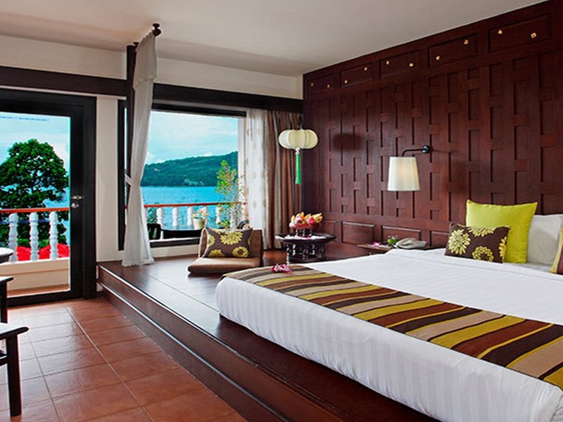 Aquamarine Resort & Villa