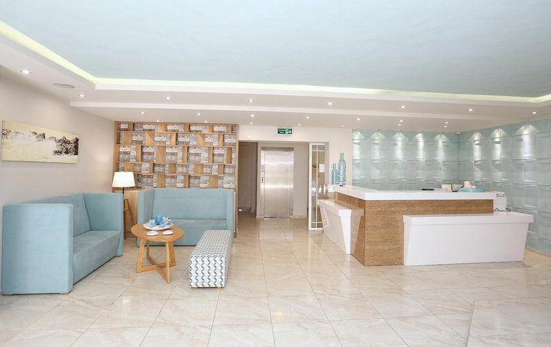 Tropical Hotel 5