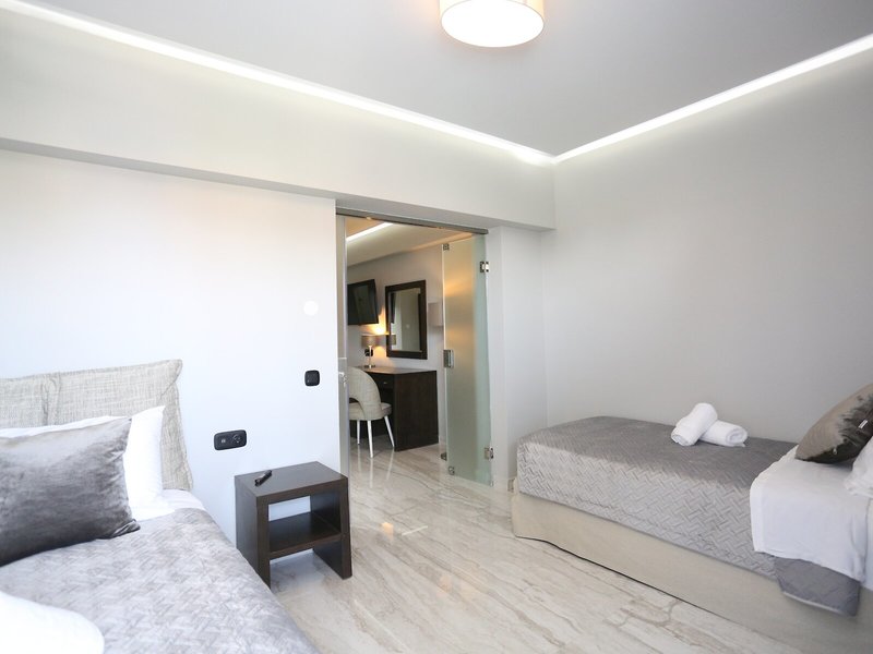 Tropical Chanioti 34