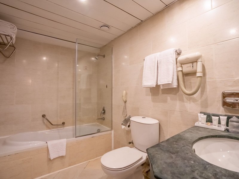 Azal Pyramids Hotel 34 - Bathroom Example