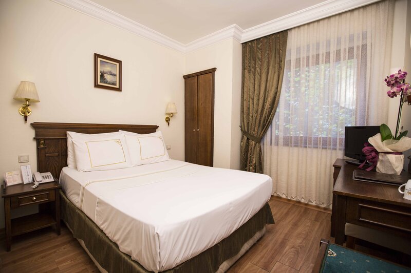 Golden Crown Hotel 6