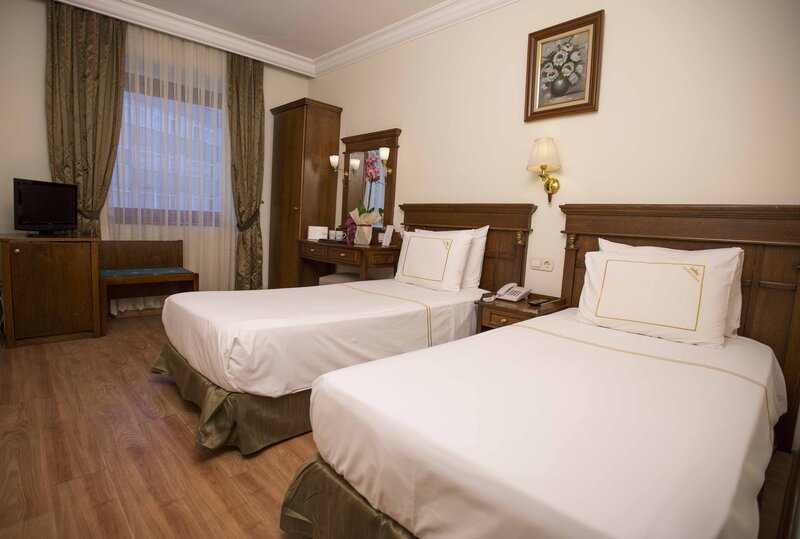 Golden Crown Hotel 7