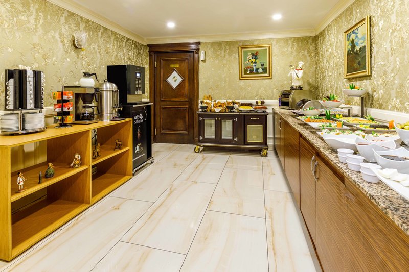 Golden Crown Hotel 5