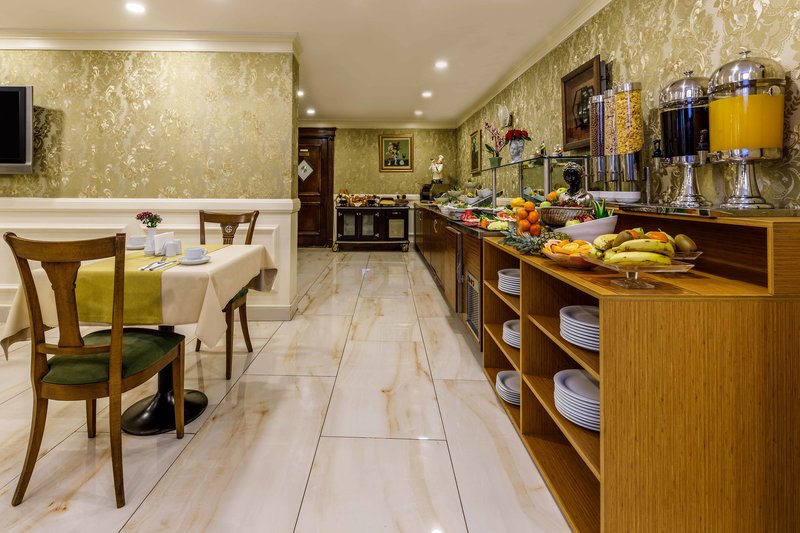 Golden Crown Hotel 7