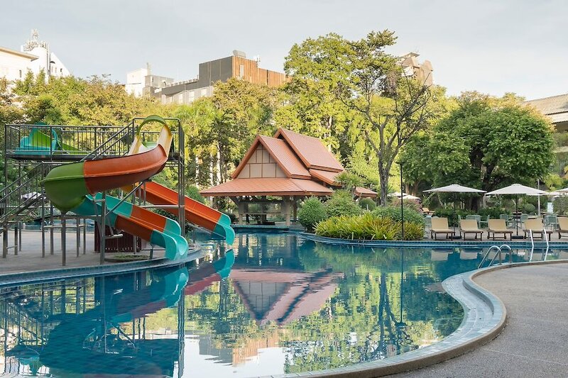 The Green Park Resort 14