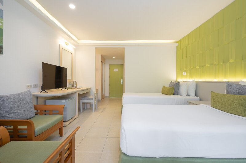 The Green Park Resort 18