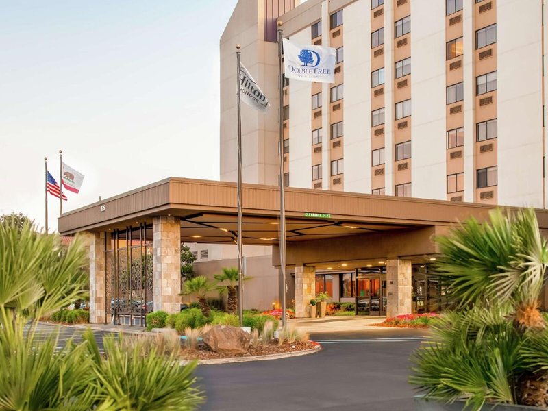 Doubletree San Francisco Airport 3 - Exterior