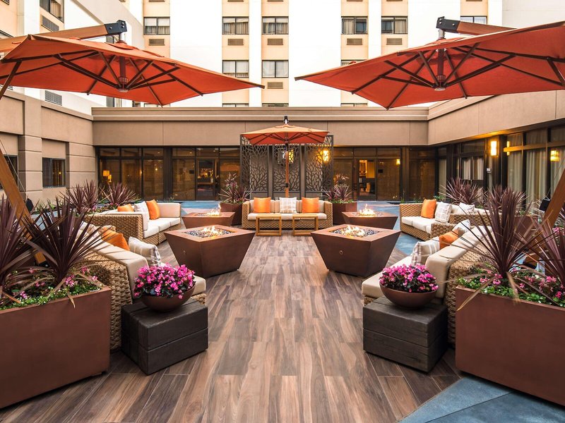 Doubletree San Francisco Airport 9 - Terrace