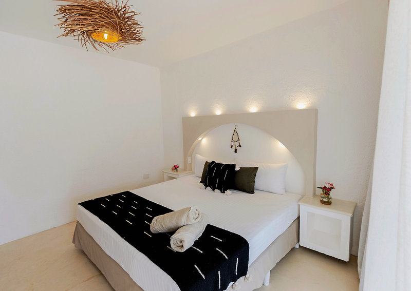 Pavo Real Beach Resort 8