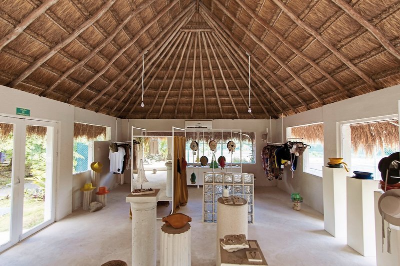 Pavo Real Beach Resort 11