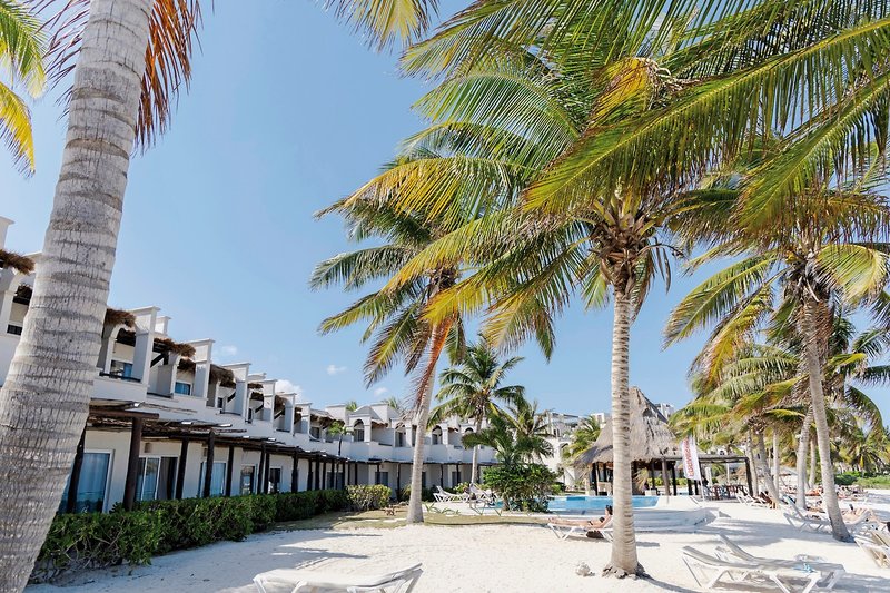 Pavo Real Beach Resort 5