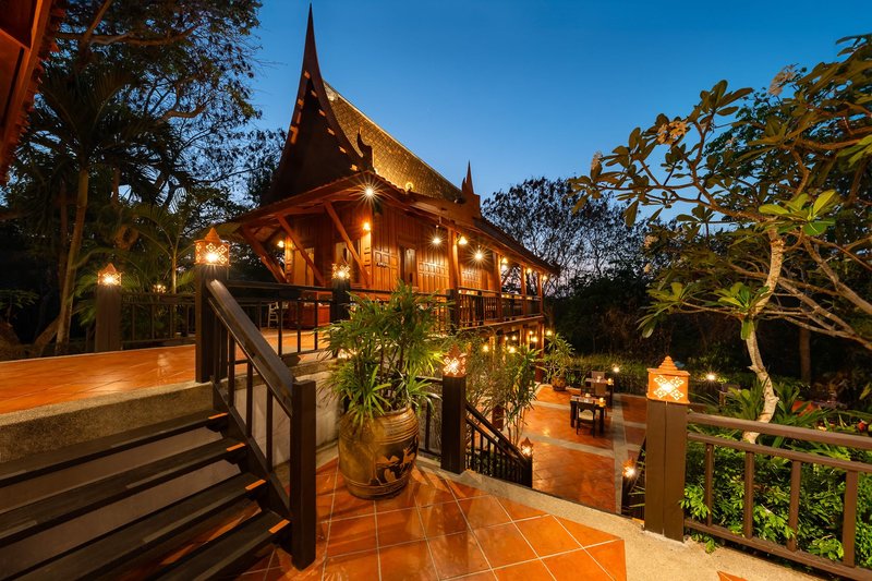 Phi Phi Island Village Beach Resort 12