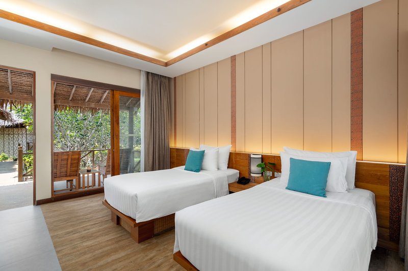 Phi Phi Island Village Beach Resort 13