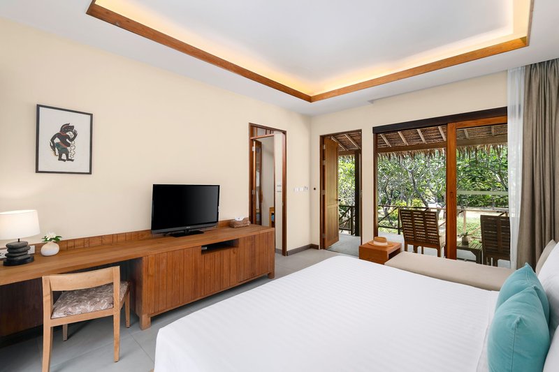 Phi Phi Island Village Beach Resort 14